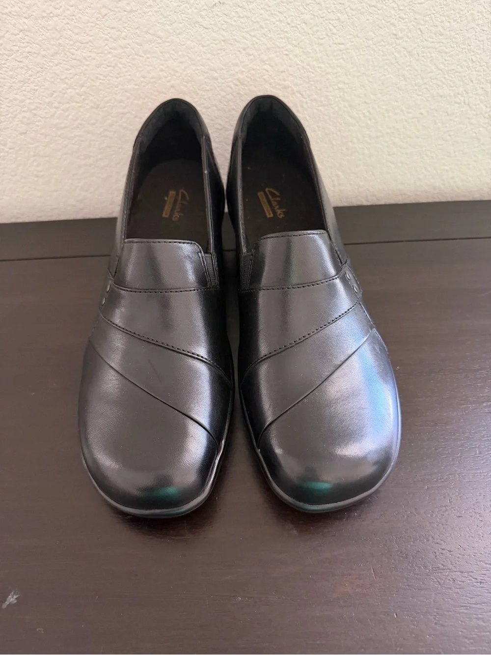 Clarks MaryGold Black Leather Slip-On Loafers for Women Size 8.5